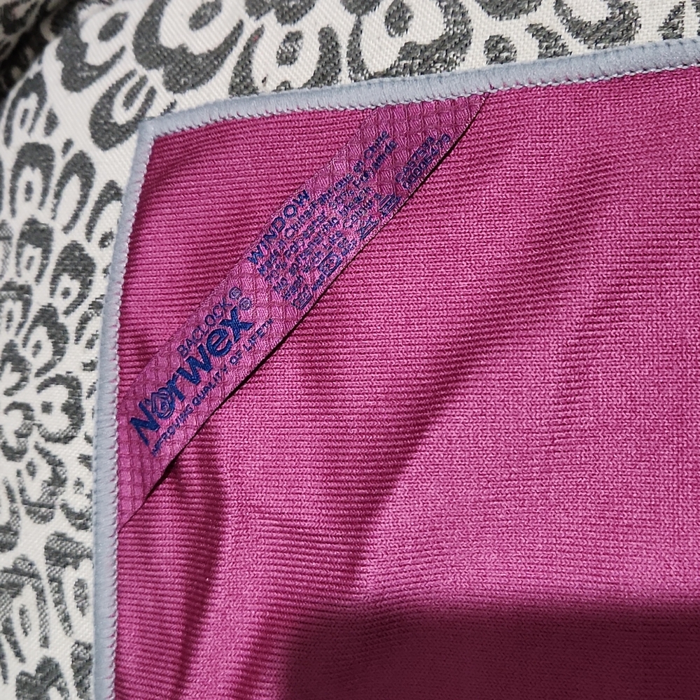 Norwex window cleaning cloth